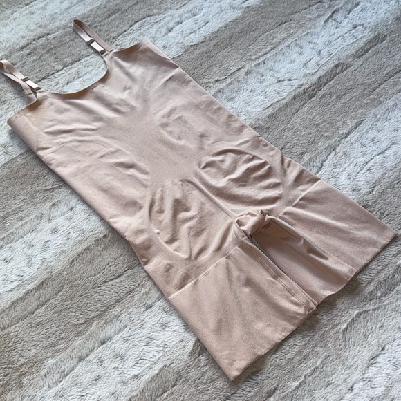 SPANX💕On Core Open-Bust Mid-Thigh Bodysuit Size L - Picture 9 of 12